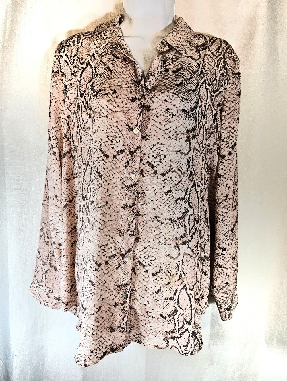2/$20 Rose & Olive Sz L Snake Print Button Down Blouse